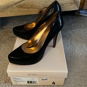BCBG Black Platform Pump 7.5